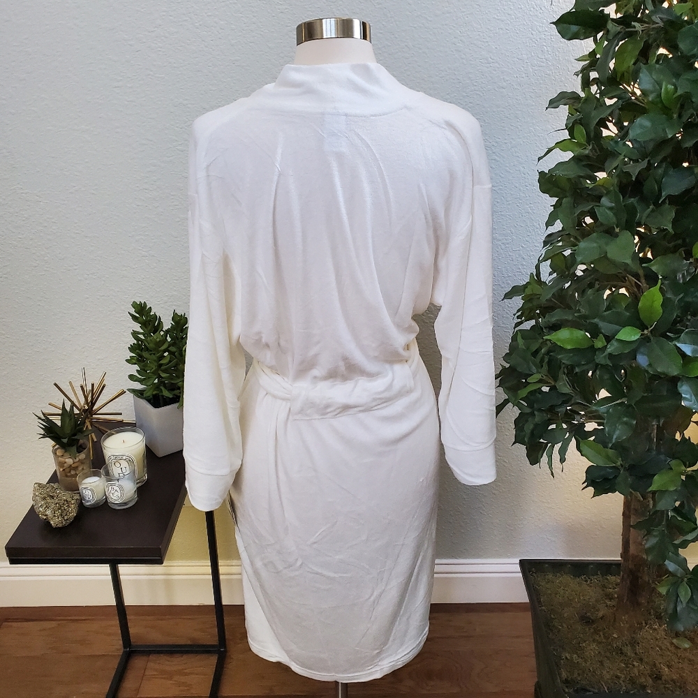 NWT White Terry Robe - Picture 6 of 8